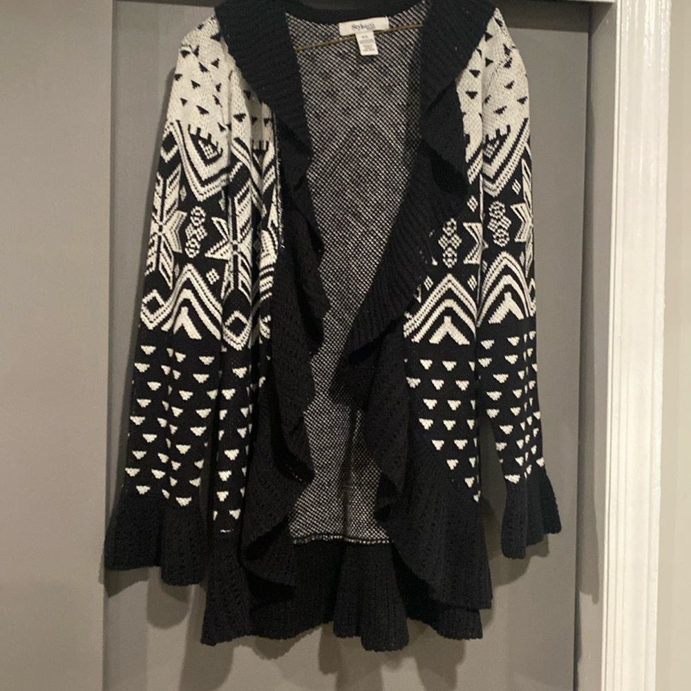 Style & Co women petite black and white sweater L